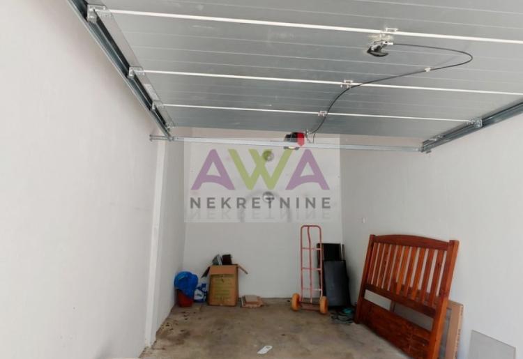 Centar Sombora – Trosoban stan 79m² sa garažom, prvi sprat