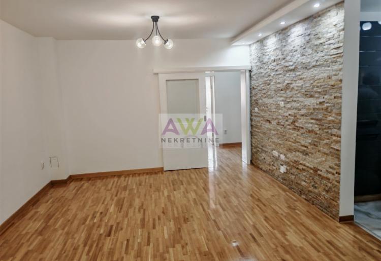 Centar Sombora – Trosoban stan 79m² sa garažom, prvi sprat
