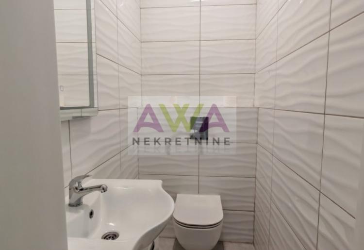 Centar Sombora – Trosoban stan 79m² sa garažom, prvi sprat