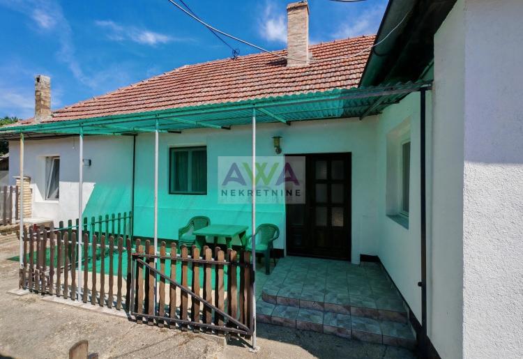 Bezdan – Prizemna četvorosobna kuća 166m2, plac 10 ari