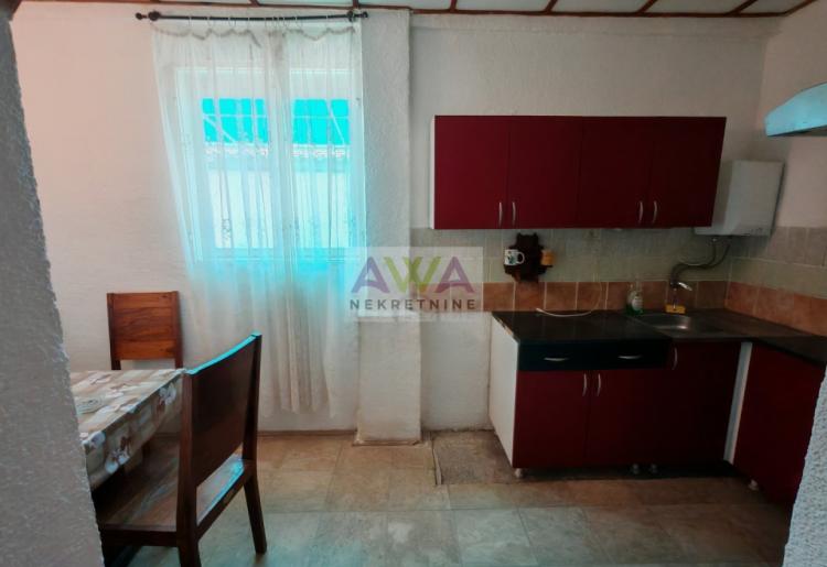 Bezdan – Prizemna četvorosobna kuća 166m2, plac 10 ari