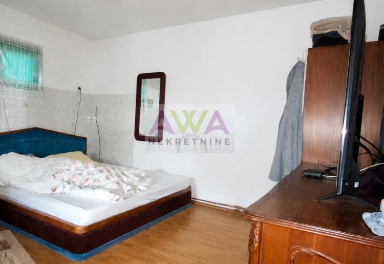 Sombor – Predgrađe – Kuća 74m² sa placem 4991m², pomoćni objekti i obradivo zemljište