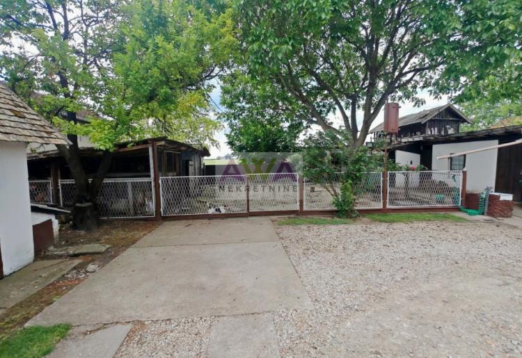 Sombor – Predgrađe – Kuća 74m² sa placem 4991m², pomoćni objekti i obradivo zemljište