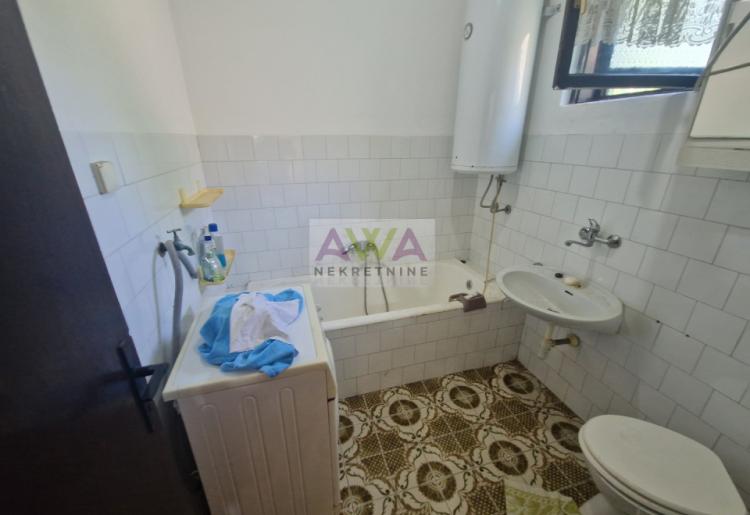 Bogojevo – Porodična kuća 140m2 na placu od 2132m2, garaža, letnja kuhinja