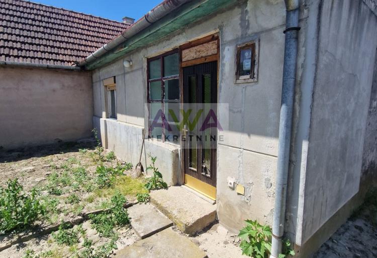 Bezdan – Kuća za renoviranje 60m², plac 608m²
