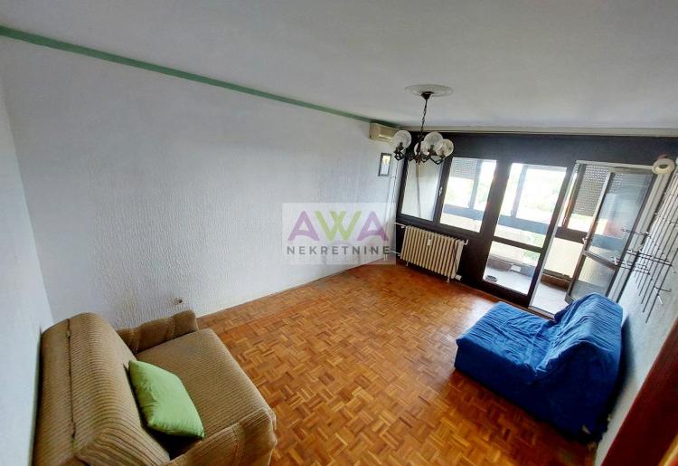 Sombor – Komforan dvosoban stan 64m², lift, dve terase