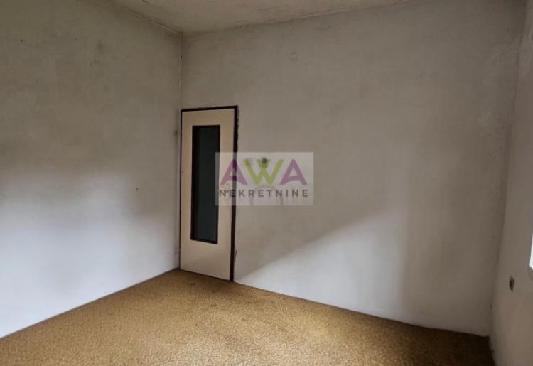 Sombor – Dvojna kuća 108m², plac 289m²