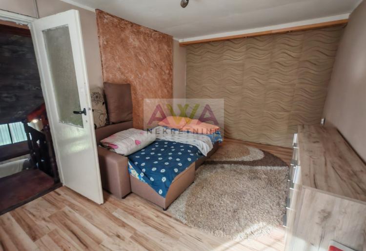 Bezdan – Baračka – Nameštena vikendica 45m², 50m od vode