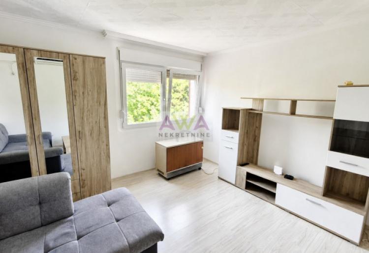 Centar Odžaka – Renoviran jednoiposoban stan 46m², namešten