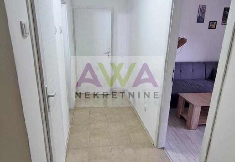 Centar Odžaka – Renoviran jednoiposoban stan 46m², namešten