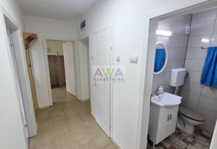 Centar Odžaka – Renoviran jednoiposoban stan 46m², namešten
