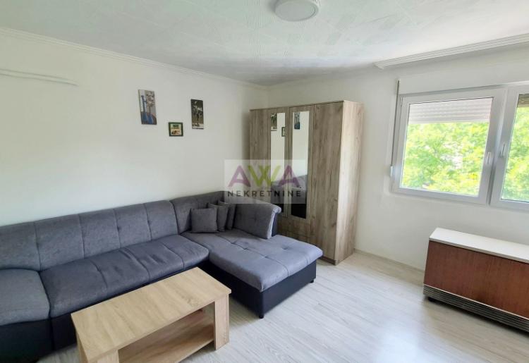 Centar Odžaka – Renoviran jednoiposoban stan 46m², namešten