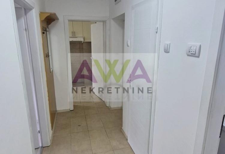 Centar Odžaka – Renoviran jednoiposoban stan 46m², namešten