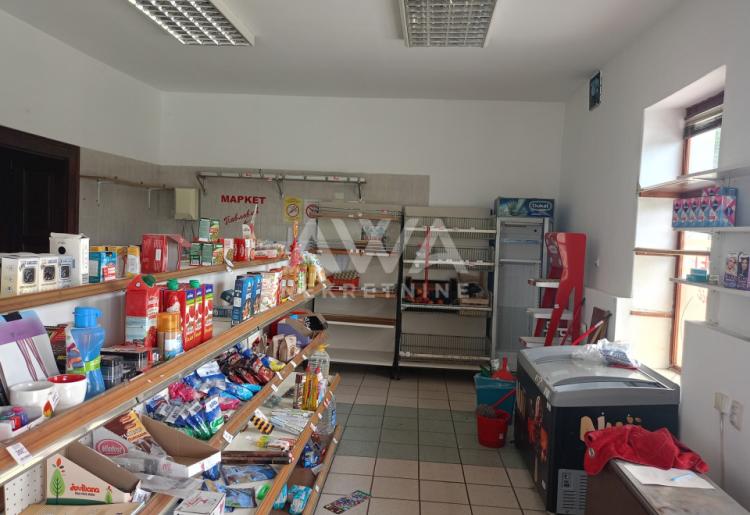 Na prodaju, kuća koja funkcioniše kao lokal, odnosno opremljena prodavnica u Prigrevici