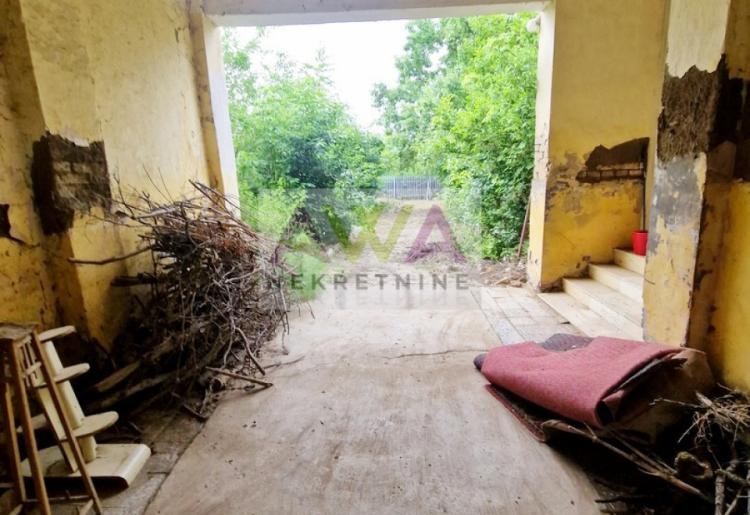 Kruščić – Prizemna kuća 338m² na placu od 4.754m²
