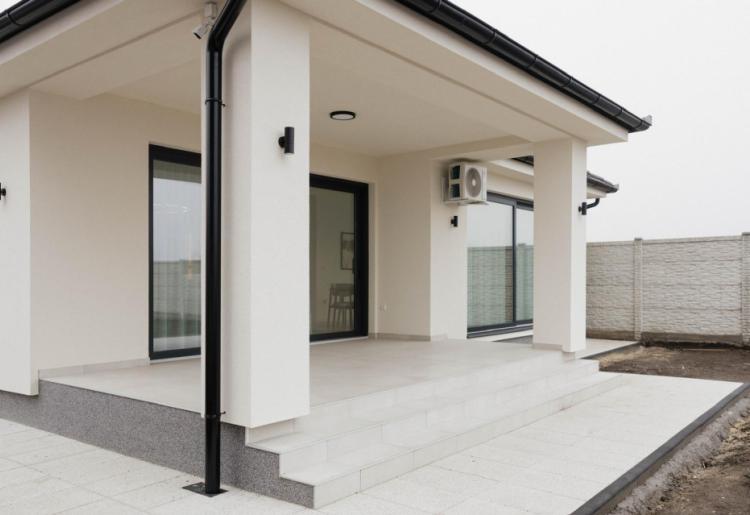 Sombor – Širi centar / Mlake – Nova luksuzna kuća 180m2 na placu 829m2
