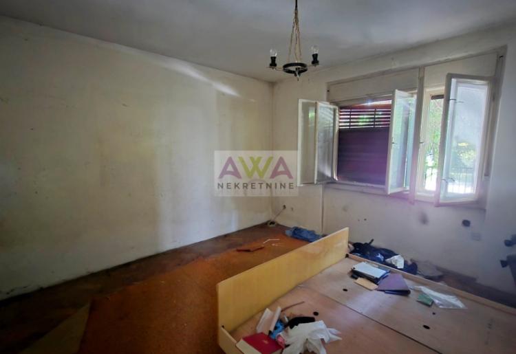  Sombor – Spratna kuća za renoviranje, 160m², plac 353m²