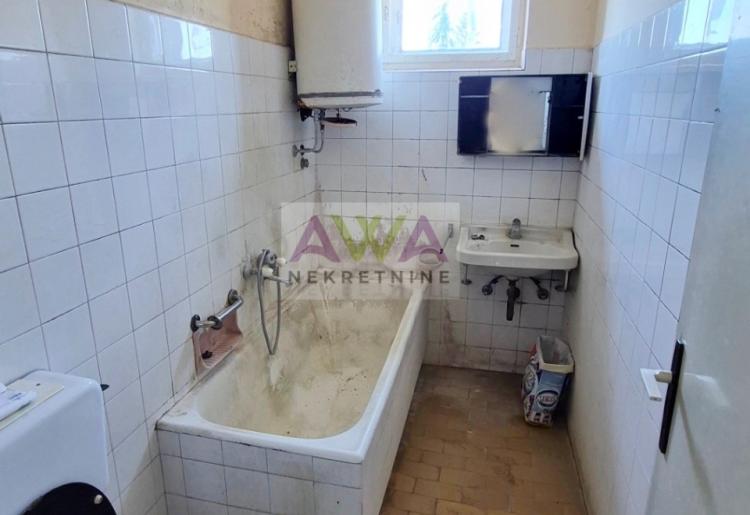  Sombor – Spratna kuća za renoviranje, 160m², plac 353m²