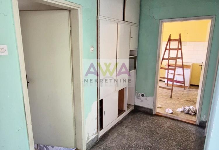  Sombor – Spratna kuća za renoviranje, 160m², plac 353m²