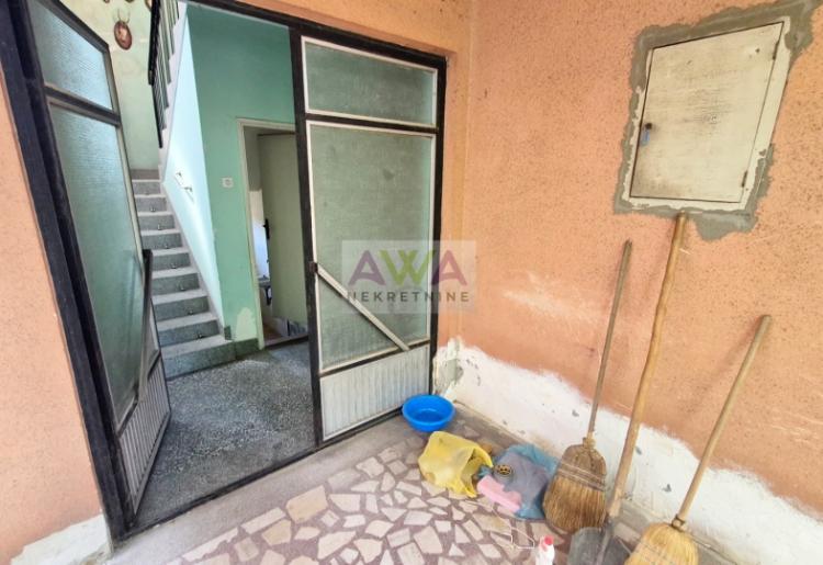  Sombor – Spratna kuća za renoviranje, 160m², plac 353m²