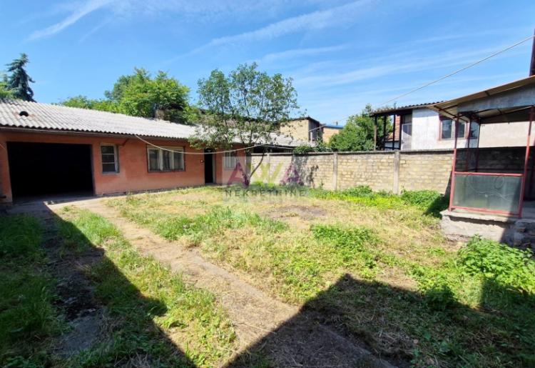  Sombor – Spratna kuća za renoviranje, 160m², plac 353m²