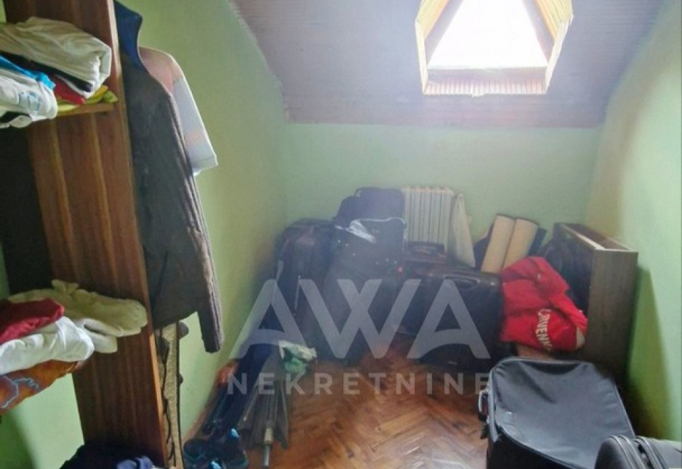 Crvenka, Kuća oko 300 m2, plac 642 m2