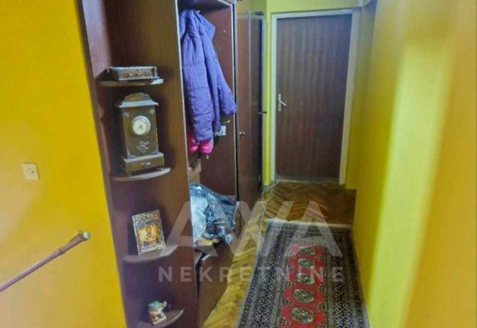 Crvenka, Kuća oko 300 m2, plac 642 m2