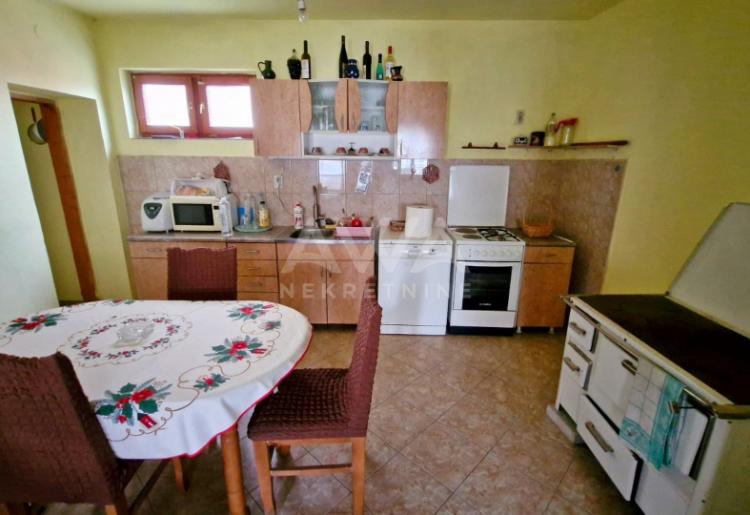 Bezdan – Trosobna kuća 152m², plac 1.839m²
