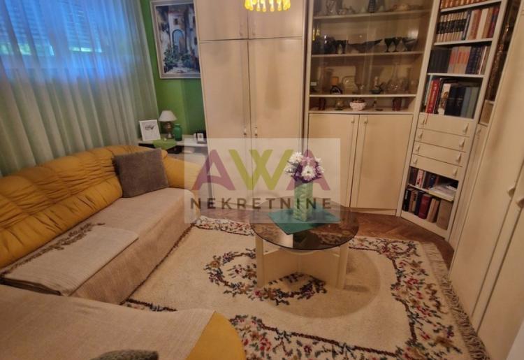 Sombor – Centar, pešačka zona – Namešten dvosoban stan 55m² sa liftom