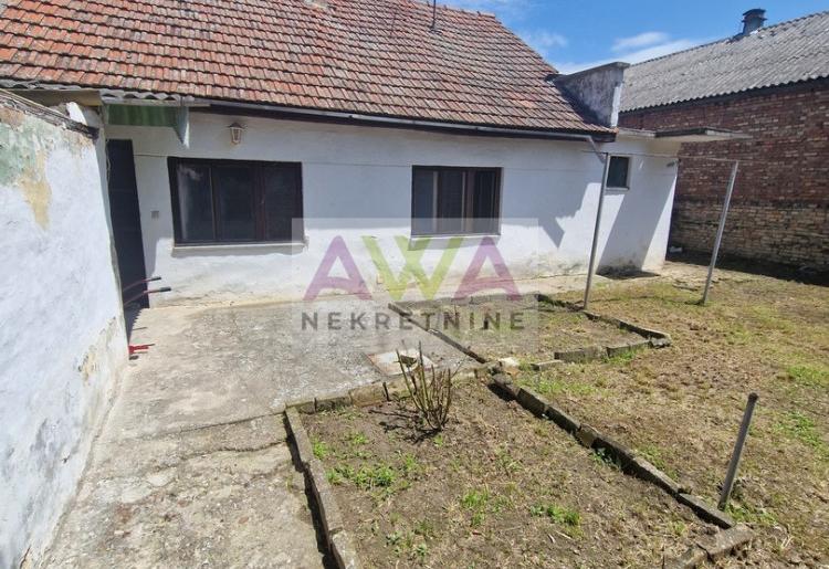 Kuća u suvlasništvu – 90m², fizički podeljena na dva stana