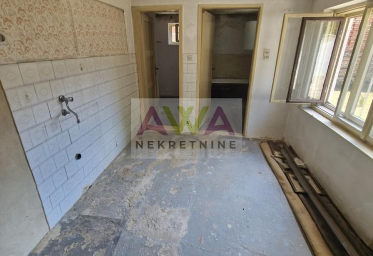 Kuća u suvlasništvu – 90m², fizički podeljena na dva stana