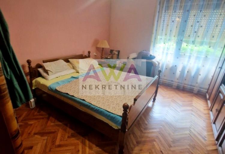 Sombor – MZ Crvenka – Renovirana četvorosobna kuća 139m², plac 655m²