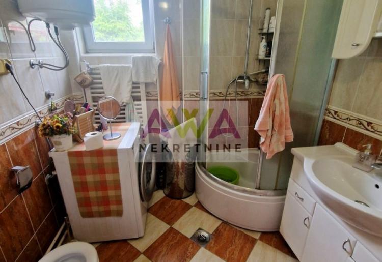 Sombor – MZ Crvenka – Renovirana četvorosobna kuća 139m², plac 655m²