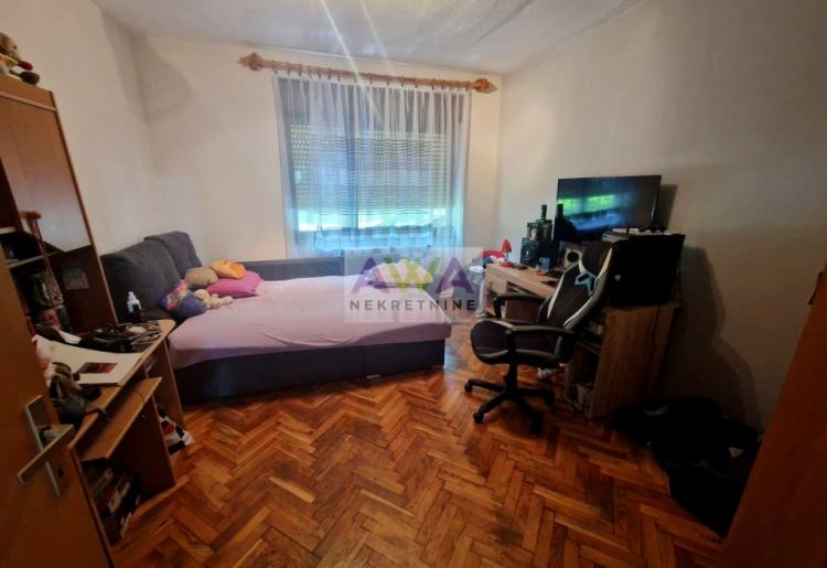 Sombor – MZ Crvenka – Renovirana četvorosobna kuća 139m², plac 655m²