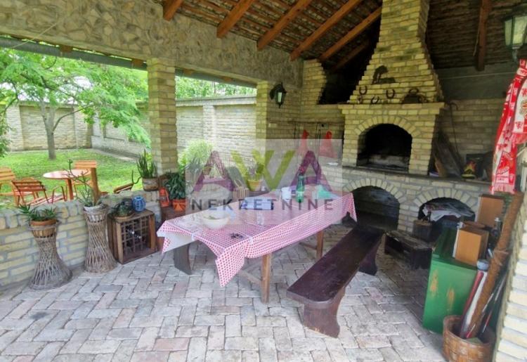 Sombor – MZ Crvenka – Renovirana četvorosobna kuća 139m², plac 655m²