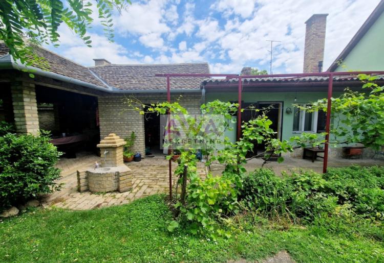 Sombor – MZ Crvenka – Renovirana četvorosobna kuća 139m², plac 655m²