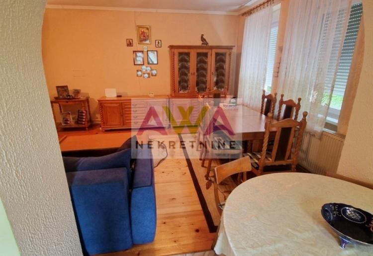 Sombor – MZ Crvenka – Renovirana dvosobna kuća 89m², plac 616m²