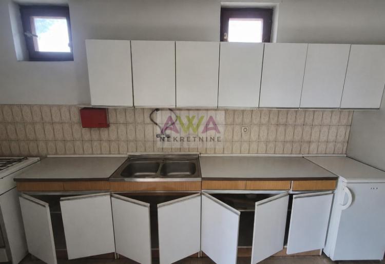 Apatin – Kuća za renoviranje, 120m² na placu od 418m²