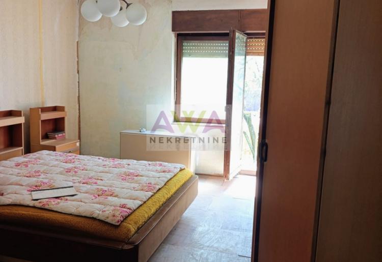 Apatin – Kuća za renoviranje, 120m² na placu od 418m²