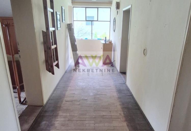 Apatin – Kuća za renoviranje, 120m² na placu od 418m²