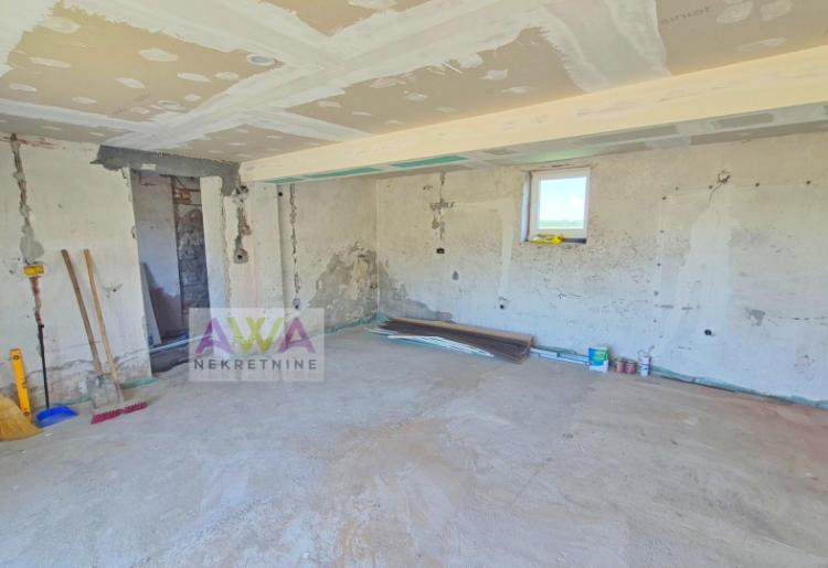 Lugovo, nadomak Sombora – Nekretnina sa ogromnim potencijalom | 215m² | Plac 1.317m²