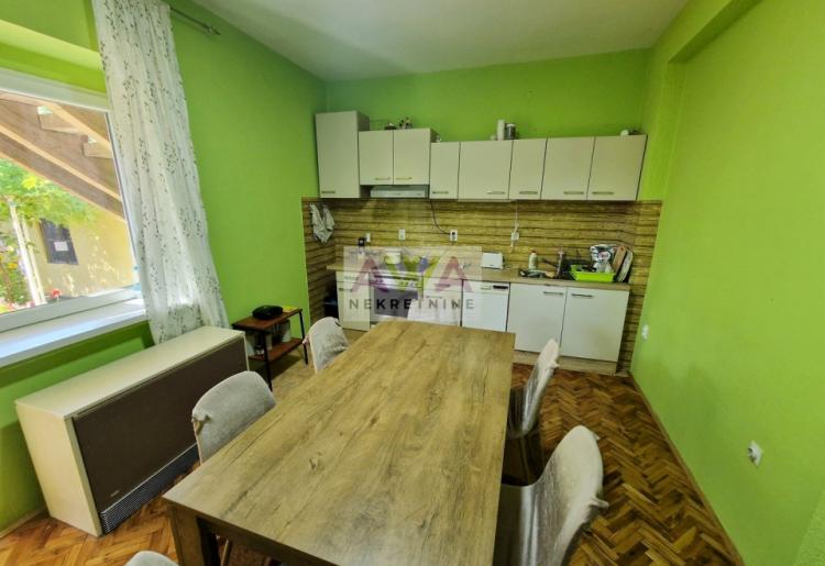 Sombor – Gornja Varoš – Renovirana spratna kuća, idealna za dve porodice