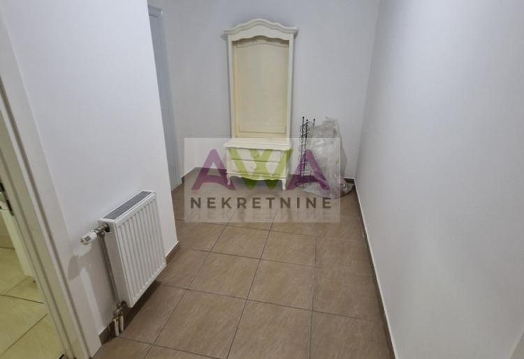 Sombor – Širi centar – Noviji dvosoban stan 59m², I sprat, lift, parking