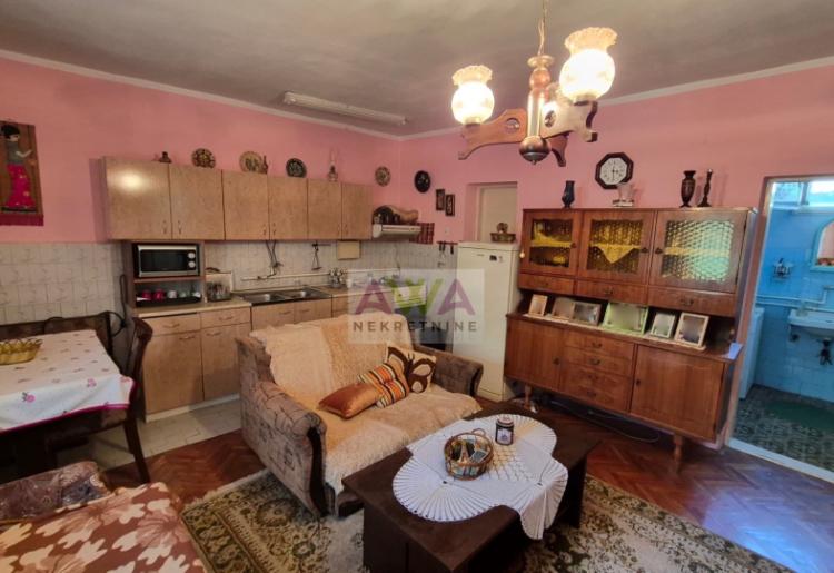 Čonoplja – Prizemna porodična kuća 91m², plac 743m²