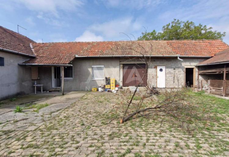 Gakovo – Porodična kuća 127m² na velikom placu od 1.853m²