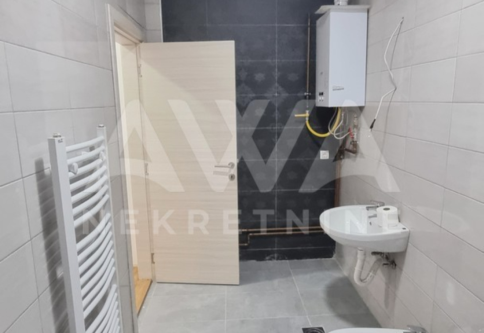 Centar Apatina. Četvorosoban stan, 115m2