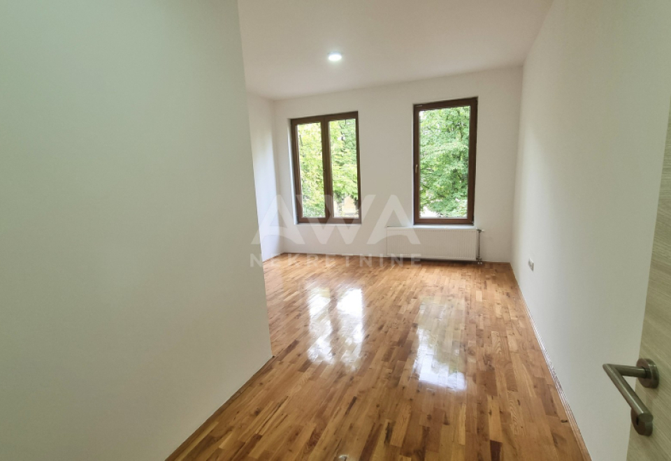 Centar Apatina. Četvorosoban stan, 115m2