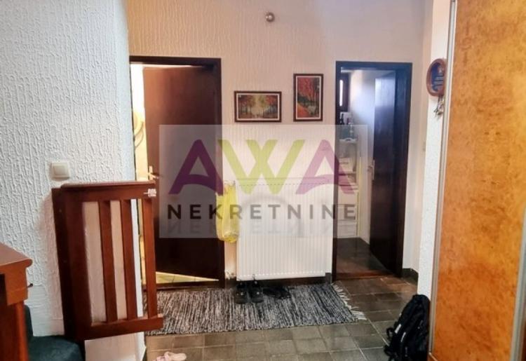 Odžaci – Porodična spratna kuća na lokaciji gde deca odrastaju napolju, a ne ispred ekrana