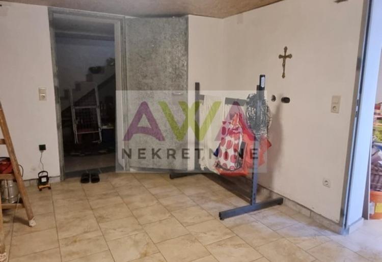 Sombor – Goge. Moderna porodična kuća oko 400m², potpuno nameštena i spremna za useljenje