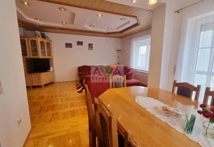 Sombor – Goge. Moderna porodična kuća oko 400m², potpuno nameštena i spremna za useljenje